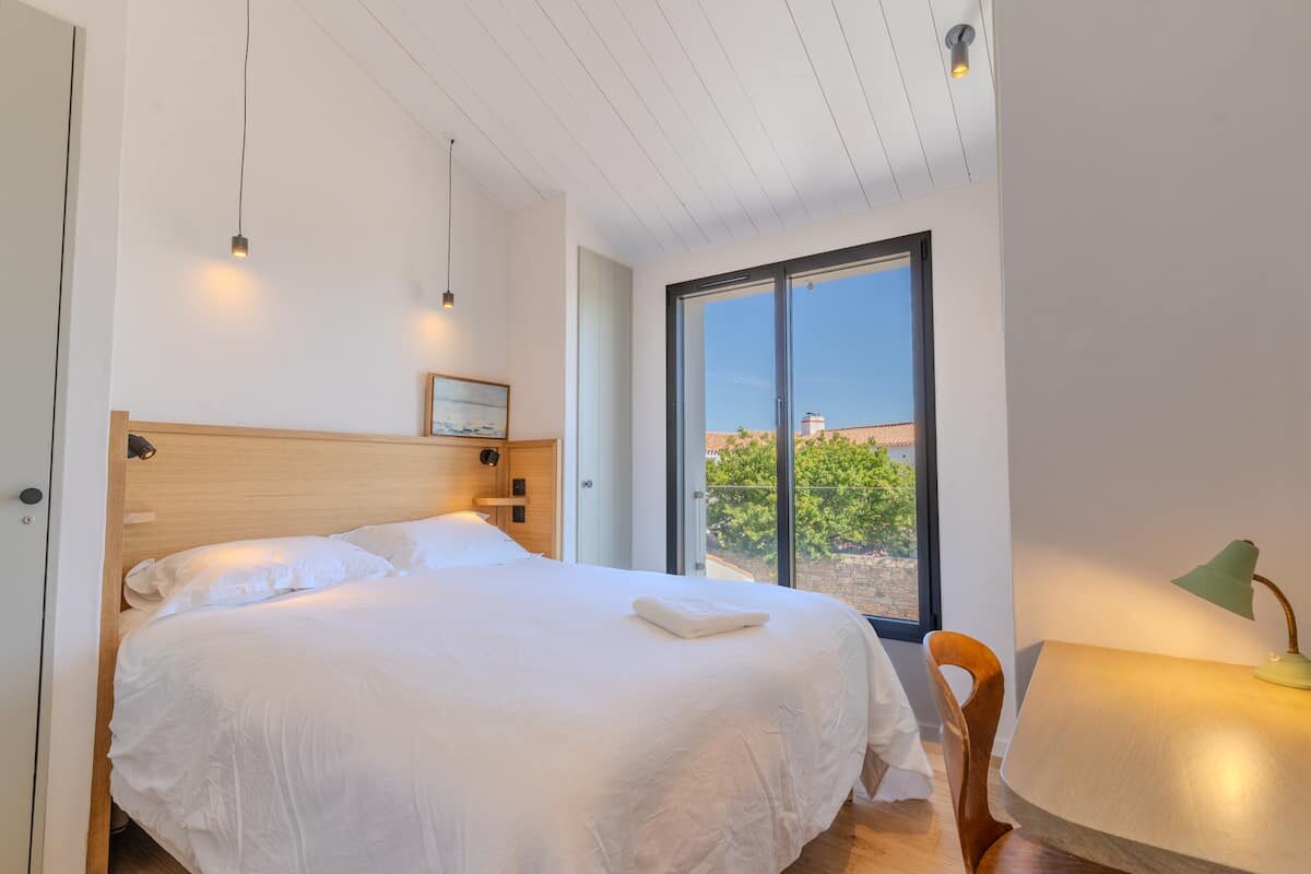 Master suite with sea view