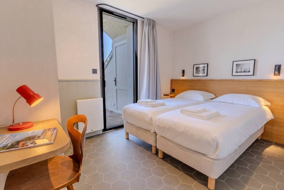 Twin bedroom 2