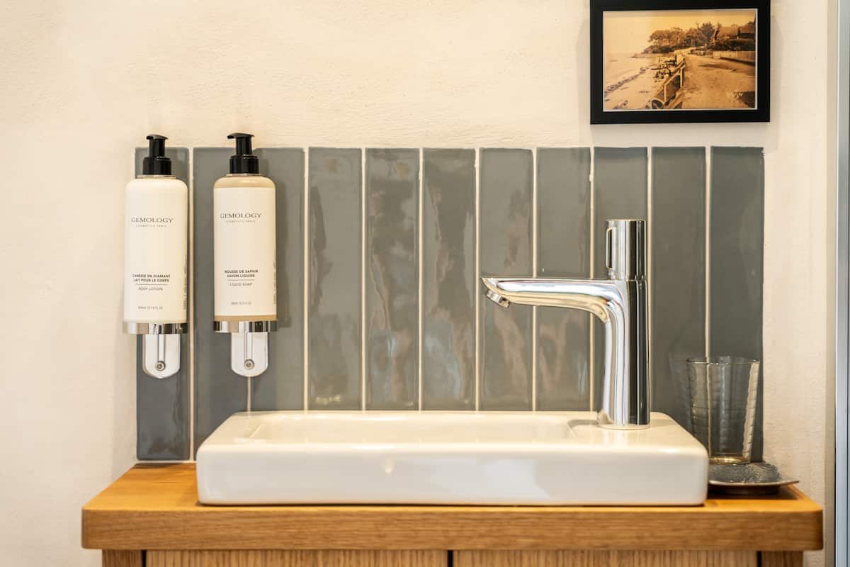 Bathroom, walk-in shower